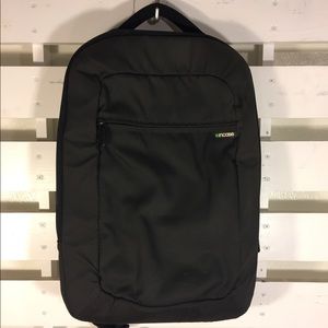 Incase shoulder strap computer bag